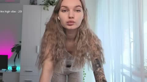 Luna online show from April 2026 12:32:01 PM