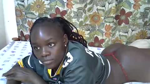 Snapshot of lora_amor chatting on June 2026 01:43:02 AM lora_amor online show from June 2026 01:43:02 AM