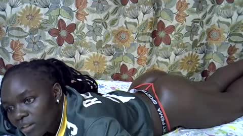 Snapshot of lora_amor chatting on June 2026 05:44:02 PM lora_amor online show from June 2026 05:44:02 PM