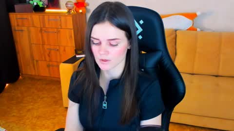 Snapshot of lora_cain chatting on January 2025 02:07:01 PM Lora Cain online show from January 2025 02:07:01 PM