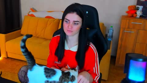 Snapshot of lora_cain chatting on January 2025 03:34:02 PM Lora Cain online show from January 2025 03:34:02 PM