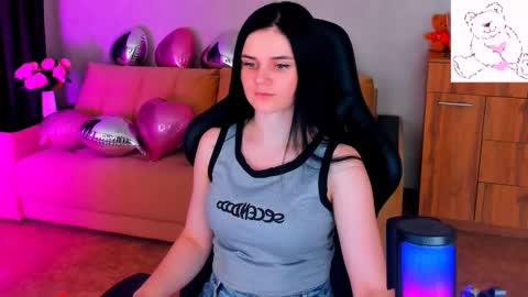 Snapshot of lora_cain chatting on February 2025 07:12:02 PM Lora Cain online show from February 2025 07:12:02 PM