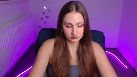 Snapshot of lora_kisses chatting on September 2025 05:57:02 PM Lora online show from September 2025 05:57:02 PM