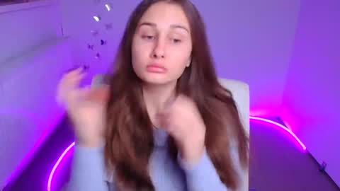 Snapshot of lora_kisses chatting on October 2025 05:38:01 AM Lora online show from October 2025 05:38:01 AM