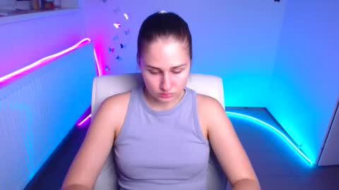 Snapshot of lora_kisses chatting on October 2025 05:41:02 AM Lora online show from October 2025 05:41:02 AM