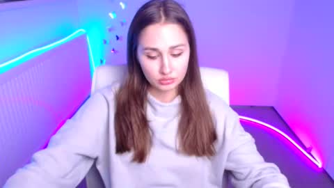 Snapshot of lora_kisses chatting on October 2025 11:22:02 AM Lora online show from October 2025 11:22:02 AM