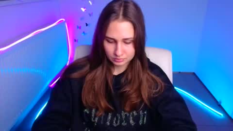 Snapshot of lora_kisses chatting on October 2025 05:37:02 AM Lora online show from October 2025 05:37:02 AM