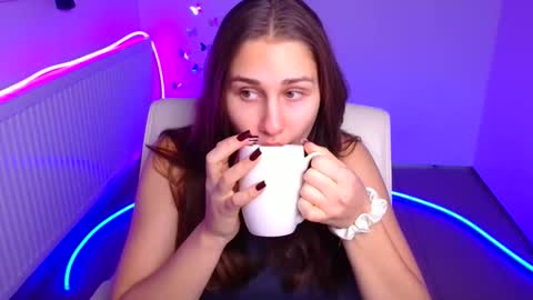 Snapshot of lora_kisses chatting on October 2025 05:37:01 AM Lora online show from October 2025 05:37:01 AM