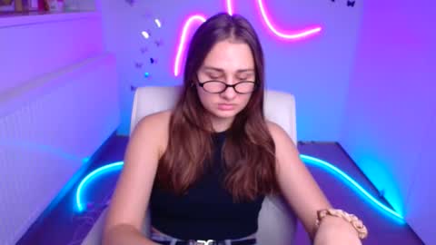 Lora online show from November 2025 06:23:01 AM