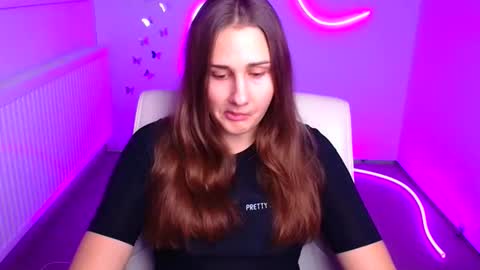 Lora online show from November 2025 12:23:02 PM