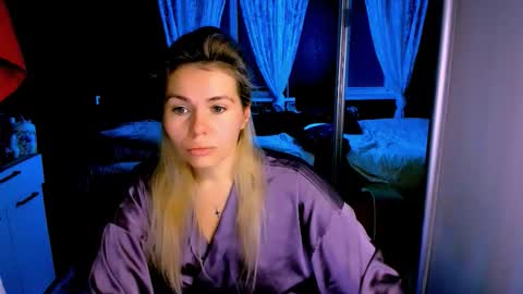 Lora online show from November 2025 02:44:02 AM