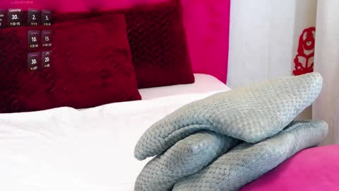 loradelniro1 online show from January 2025 01:27:01 PM