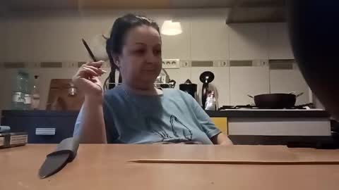 Lora online show from December 2024 05:12:01 PM