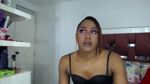 Loraine online show from December 2025 08:46:01 PM