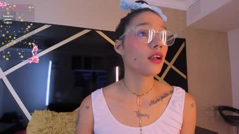 loraineblake online show from December 2025 01:15:01 PM