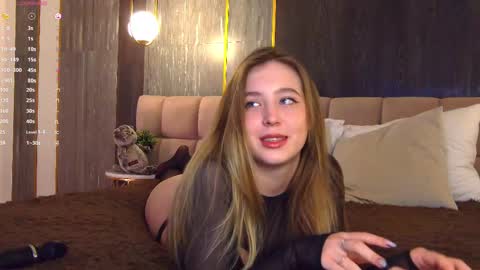 Snapshot of loraineluff chatting on February 2025 08:50:02 PM Loraine online show from February 2025 08:50:02 PM