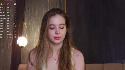 Snapshot of loraineluff chatting on March 2025 08:44:02 PM Loraine online show from March 2025 08:44:02 PM