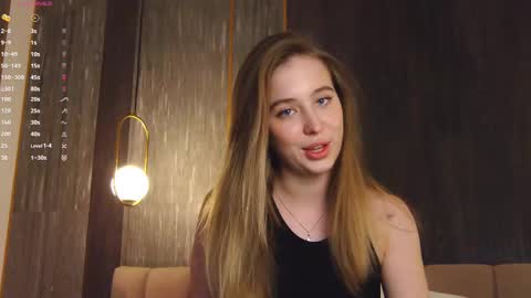 Snapshot of loraineluff chatting on March 2025 05:49:01 PM Loraine online show from March 2025 05:49:01 PM