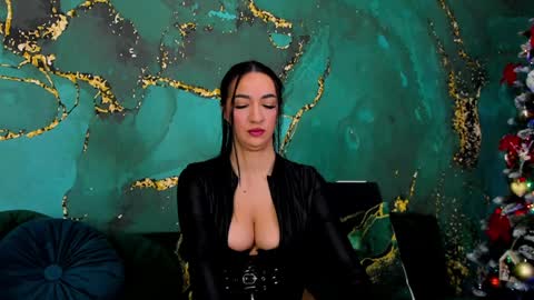 Snapshot of lorawarnner chatting on December 2024 12:13:01 PM Miss online show from December 2024 12:13:01 PM