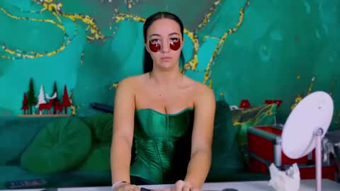 Snapshot of lorawarnner chatting on December 2024 05:35:02 PM Miss online show from December 2024 05:35:02 PM