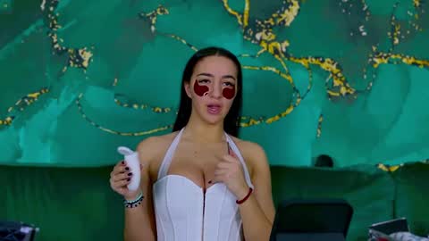 Snapshot of lorawarnner chatting on January 2025 04:04:01 PM Miss online show from January 2025 04:04:01 PM