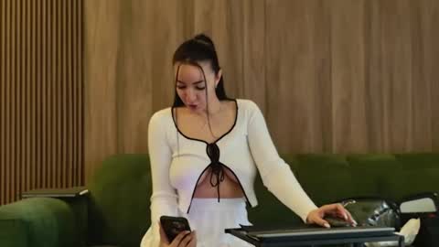 Snapshot of lorawarnner chatting on March 2025 07:43:02 AM Miss online show from March 2025 07:43:02 AM