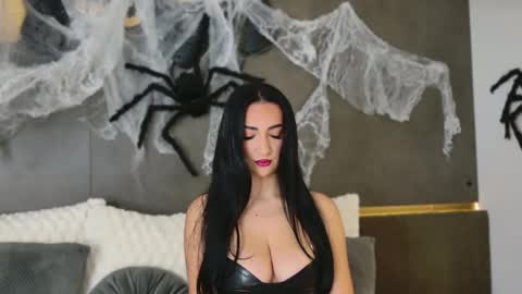 Snapshot of lorawarnner chatting on October 2025 04:52:01 PM Miss online show from October 2025 04:52:01 PM