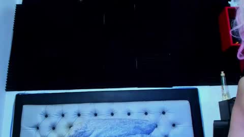 Lore Depp online show from November 2025 04:34:01 AM