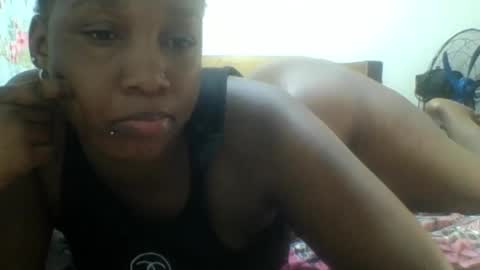 Snapshot of loreencutie chatting on October 2025 09:54:02 PM loreen online show from October 2025 09:54:02 PM