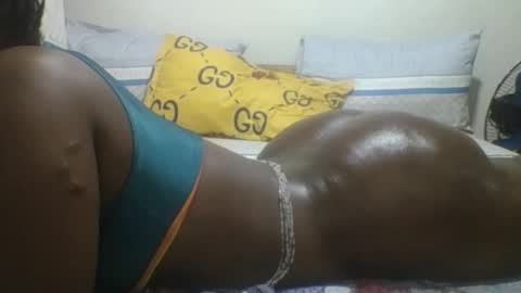 Snapshot of loreencutie chatting on October 2025 07:03:01 PM loreen online show from October 2025 07:03:01 PM