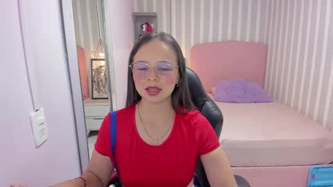 Snapshot of lorelaigiven chatting on February 2026 12:21:01 PM lorelaigiven online show from February 2026 12:21:01 PM