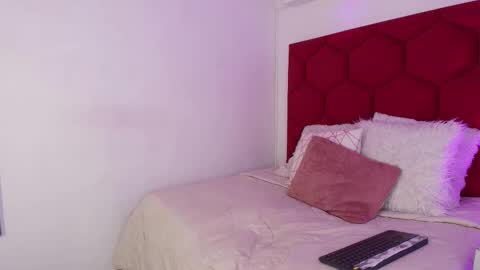 Snapshot of loreley_novoa chatting on September 2025 03:28:01 AM LORELI online show from September 2025 03:28:01 AM