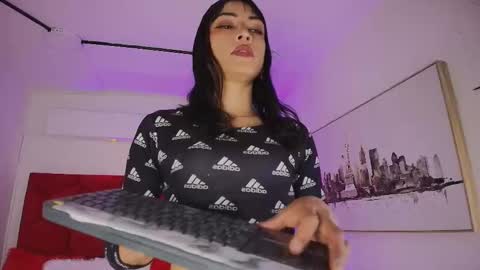 Snapshot of loreley_novoa chatting on September 2025 03:17:02 AM LORELI online show from September 2025 03:17:02 AM