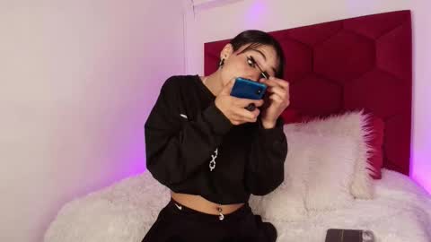 Snapshot of loreley_novoa chatting on November 2025 03:28:01 AM LORELI online show from November 2025 03:28:01 AM