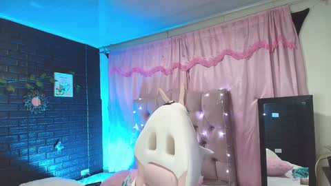 Loren online show from January 2025 12:26:01 AM