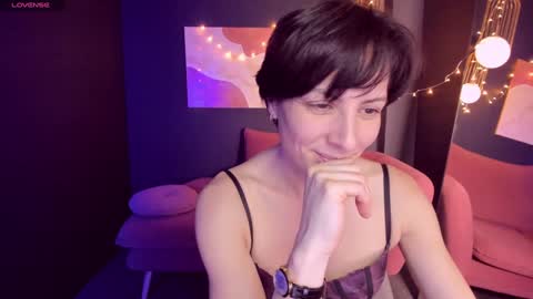 Loren online show from January 2025 05:04:01 PM