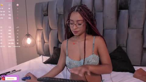 Lorena Vieira  online show from February 2025 10:53:01 PM