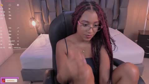 Lorena Vieira  online show from March 2025 11:31:01 PM