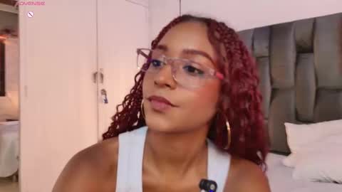 Lorena Vieira  online show from September 2025 08:23:01 PM