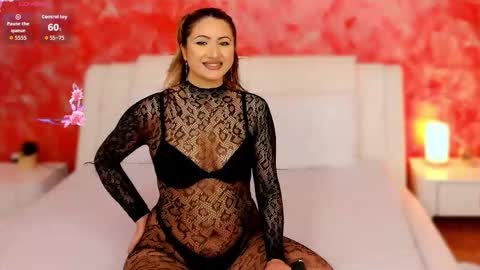 lorenafire online show from November 2025 05:20:01 AM