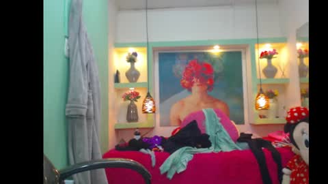 Snapshot of lorenapinto_ chatting on April 2026 08:28:02 PM lore online show from April 2026 08:28:02 PM