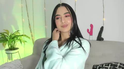 Snapshot of lorens_martin chatting on June 2026 09:42:01 PM L O R E N online show from June 2026 09:42:01 PM