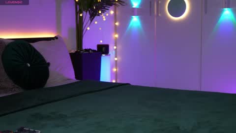 LoretteLorena online show from November 2025 08:19:01 PM