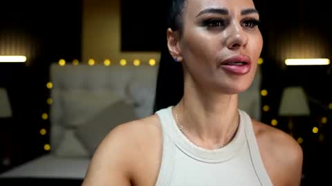 Snapshot of lorettelorenaa chatting on July 2026 05:00:01 AM LoretteLorena online show from July 2026 05:00:01 AM