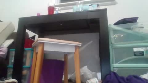 lori07vw online show from April 2026 05:38:01 AM