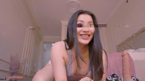 Snapshot of lori_leen chatting on March 2026 06:17:02 AM Leyla online show from March 2026 06:17:02 AM