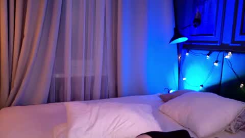 Lori online show from July 2026 06:43:02 PM