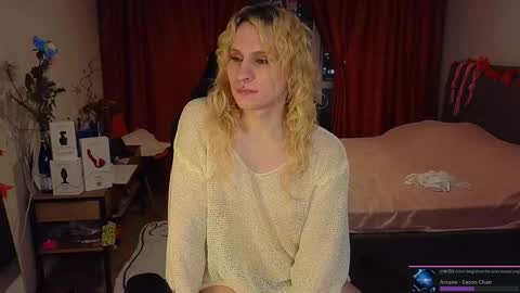 Lori -----------------------------------    online show from December 2024 03:41:02 PM