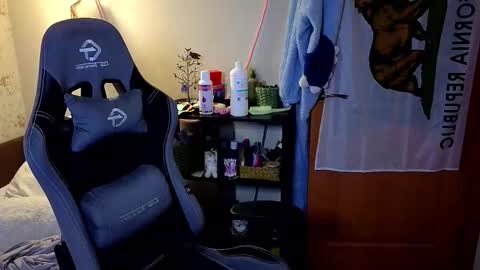 Lori -----------------------------------    online show from March 2026 04:35:02 PM