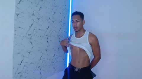 Snapshot of lorian_vikel chatting on September 2025 10:10:02 PM Lorian Vikel online show from September 2025 10:10:02 PM